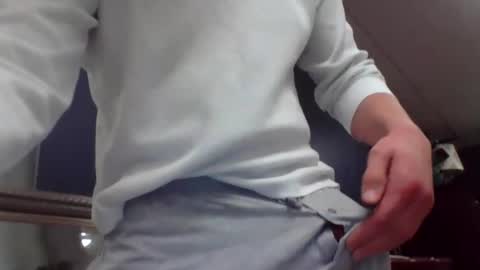 Snapshot of cammyman6900 chatting on 11, 2, 2025 cammyman6900 online show from 11, 2, 2025