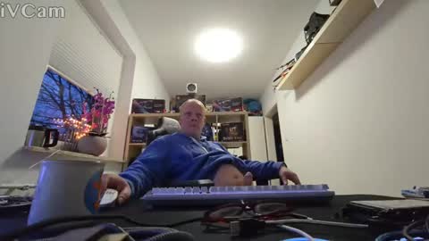 Snapshot of campdavid79 chatting on 1, 1, 2025 campdavid79 online show from 1, 1, 2025