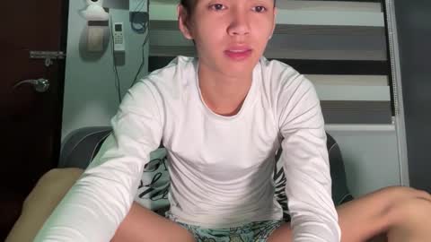 Snapshot of camwithethan chatting on 23, 10, 2025 Ethan online show from 23, 10, 2025