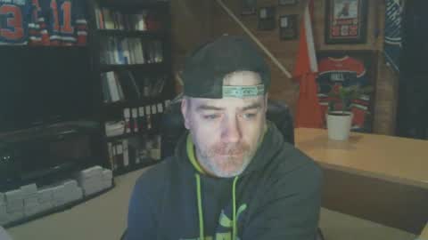 Snapshot of canadianboi6969 chatting on 2, 2, 2025 CanadianBacon6969 online show from 2, 2, 2025