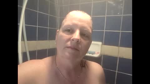 canadianqueen1973 online show from 7, 6, 2026