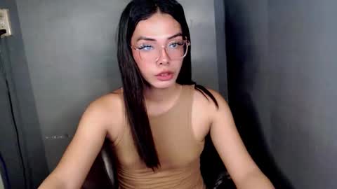 Snapshot of candi_blows chatting on 22, 11, 2025 Candi online show from 22, 11, 2025