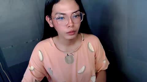 Snapshot of candi_blows chatting on 15, 12, 2025 Candi online show from 15, 12, 2025