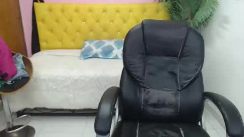 Candy  online show from 22, 2, 2025