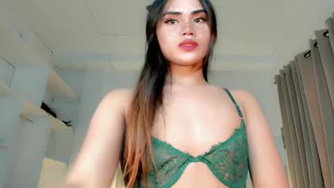 Snapshot of candicebelove1 chatting on 31, 12, 2024 candicebelove1 online show from 31, 12, 2024