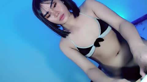 Snapshot of candicebelove1 chatting on 4, 1, 2025 candicebelove1 online show from 4, 1, 2025