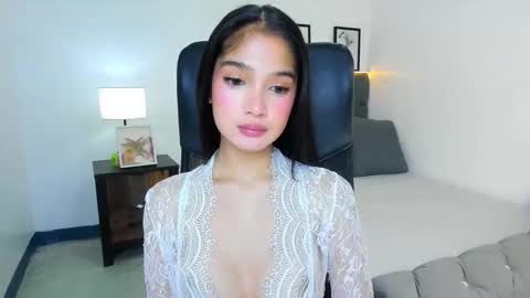 candiceferragamo online show from 7, 1, 2026