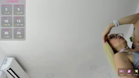 Snapshot of candiegilson__ chatting on 5, 3, 2025 Candie online show from 5, 3, 2025