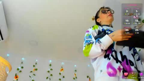 Snapshot of candiegilson__ chatting on 10, 9, 2025 Candie online show from 10, 9, 2025