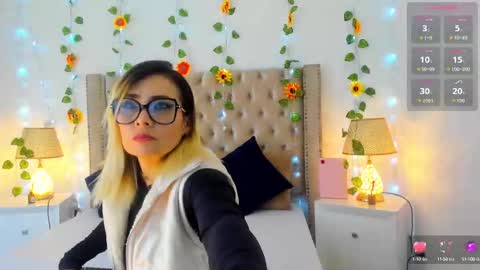 Snapshot of candiegilson__ chatting on 28, 9, 2025 Candie online show from 28, 9, 2025