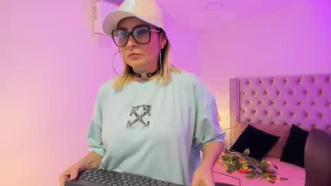 Snapshot of candiegilson__ chatting on 13, 10, 2025 Candie online show from 13, 10, 2025