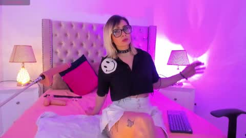 Snapshot of candiegilson__ chatting on 14, 10, 2025 Candie online show from 14, 10, 2025