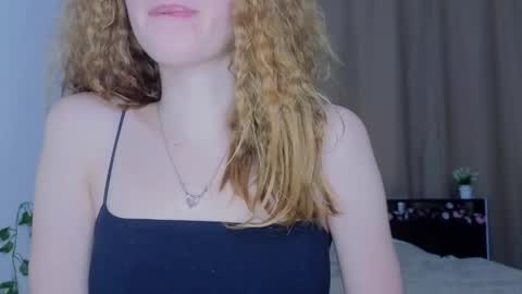 Snapshot of candy_flosse chatting on 7, 10, 2025 candy_flosse online show from 7, 10, 2025