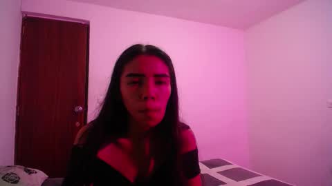 Snapshot of candy_grey28 chatting on 20, 10, 2025 Candy Grey online show from 20, 10, 2025