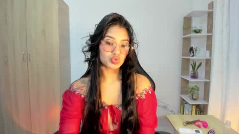 Snapshot of candy_hes chatting on 6, 11, 2025 Nickol online show from 6, 11, 2025