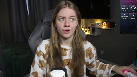 Snapshot of candy_meggie chatting on 24, 12, 2024 Megan online show from 24, 12, 2024