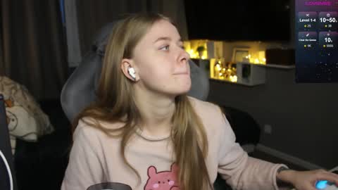 Snapshot of candy_meggie chatting on 9, 1, 2025 Megan online show from 9, 1, 2025