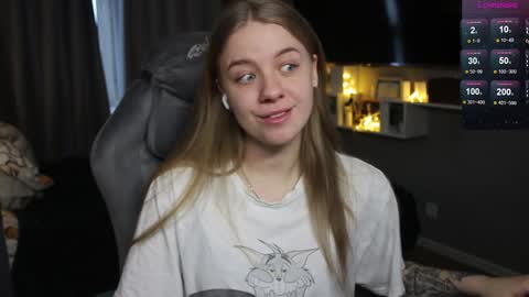 Snapshot of candy_meggie chatting on 14, 1, 2025 Megan online show from 14, 1, 2025