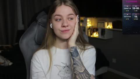 Snapshot of candy_meggie chatting on 15, 1, 2025 Megan online show from 15, 1, 2025