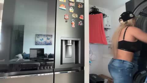 Snapshot of candy_sam28 chatting on 1, 2, 2026 samantha online show from 1, 2, 2026