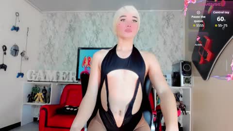 Snapshot of candy_walker__ chatting on 4, 11, 2025 candy_walker__ online show from 4, 11, 2025
