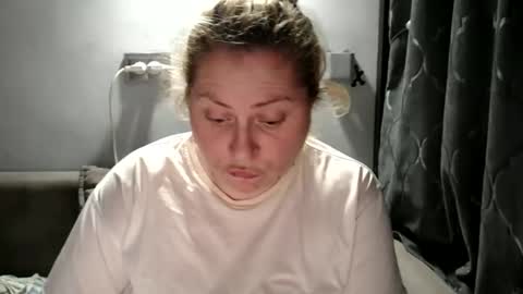 Snapshot of candycream74 chatting on 6, 2, 2025 Laura online show from 6, 2, 2025