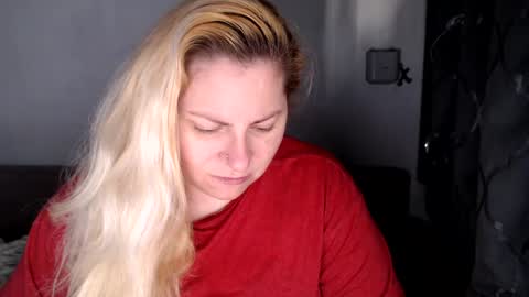 Snapshot of candycream74 chatting on 11, 2, 2025 Laura online show from 11, 2, 2025