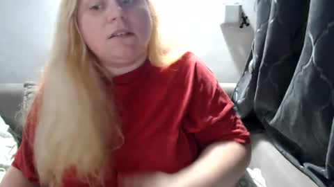 Snapshot of candycream74 chatting on 11, 2, 2025 Laura online show from 11, 2, 2025