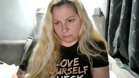 Snapshot of candycream74 chatting on 16, 2, 2025 Laura online show from 16, 2, 2025