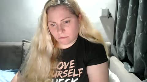 Snapshot of candycream74 chatting on 17, 2, 2025 Laura online show from 17, 2, 2025