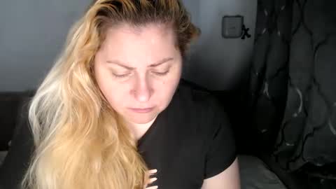 Snapshot of candycream74 chatting on 18, 2, 2025 Laura online show from 18, 2, 2025