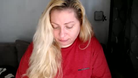 Snapshot of candycream74 chatting on 25, 2, 2025 Laura online show from 25, 2, 2025