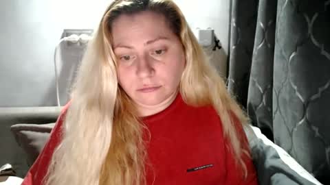 Snapshot of candycream74 chatting on 26, 2, 2025 Laura online show from 26, 2, 2025