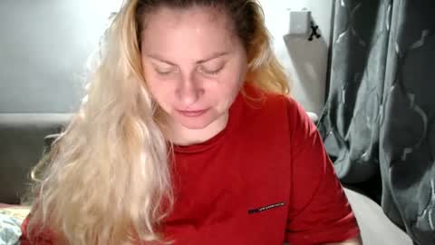 Snapshot of candycream74 chatting on 28, 2, 2025 Laura online show from 28, 2, 2025