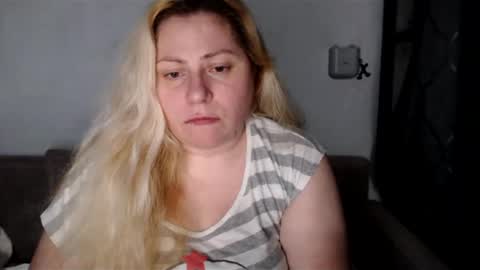 Snapshot of candycream74 chatting on 2, 3, 2025 Laura online show from 2, 3, 2025