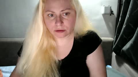 Snapshot of candycream74 chatting on 10, 3, 2025 Laura online show from 10, 3, 2025