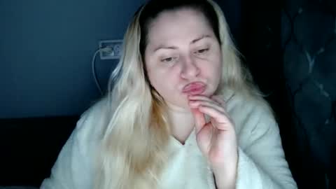 Snapshot of candycream74 chatting on 10, 10, 2025 Laura online show from 10, 10, 2025