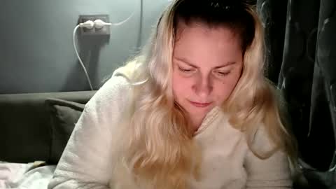 Snapshot of candycream74 chatting on 10, 10, 2025 Laura online show from 10, 10, 2025