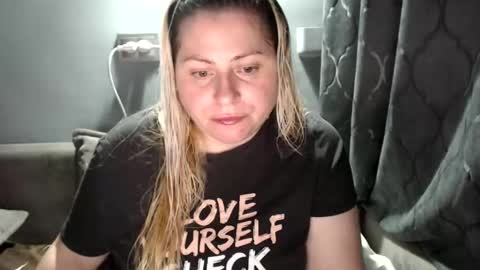 Snapshot of candycream74 chatting on 11, 10, 2025 Laura online show from 11, 10, 2025