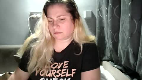 Snapshot of candycream74 chatting on 14, 10, 2025 Laura online show from 14, 10, 2025