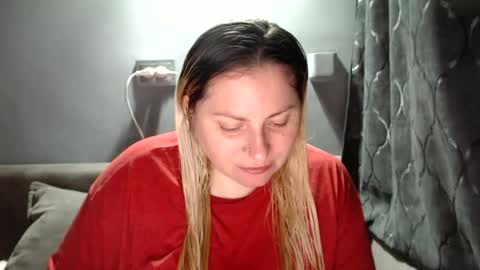 Snapshot of candycream74 chatting on 18, 10, 2025 Laura online show from 18, 10, 2025