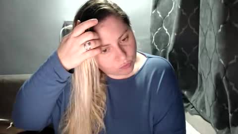 Snapshot of candycream74 chatting on 25, 10, 2025 Laura online show from 25, 10, 2025