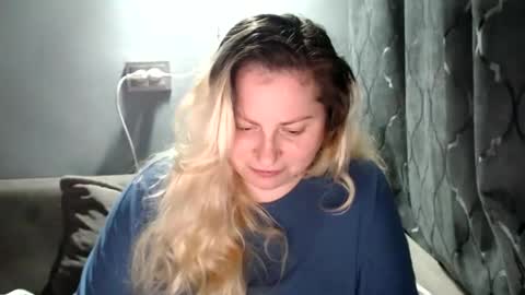 Snapshot of candycream74 chatting on 29, 10, 2025 Laura online show from 29, 10, 2025