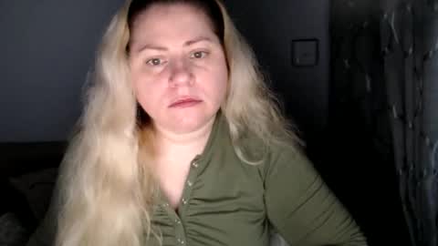 Snapshot of candycream74 chatting on 9, 11, 2025 Laura online show from 9, 11, 2025