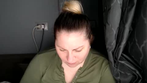 Snapshot of candycream74 chatting on 12, 11, 2025 Laura online show from 12, 11, 2025