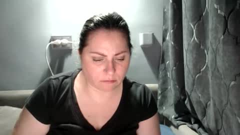 Snapshot of candycream74 chatting on 17, 11, 2025 Laura online show from 17, 11, 2025