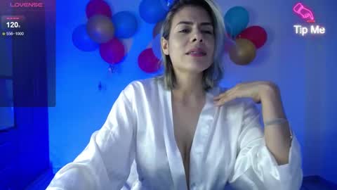 Snapshot of candydowson1 chatting on 17, 12, 2024 Candy Dowson online show from 17, 12, 2024
