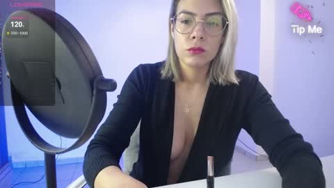 Snapshot of candydowson1 chatting on 2, 2, 2025 Candy Dowson online show from 2, 2, 2025