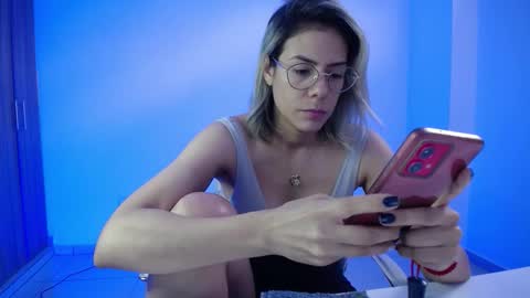 Snapshot of candydowson1 chatting on 4, 11, 2025 Candy Dowson online show from 4, 11, 2025