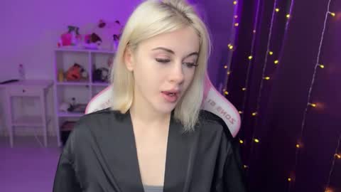 Snapshot of candyhannah chatting on 18, 10, 2025 You can call me HH online show from 18, 10, 2025